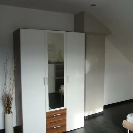 Haus Leonie Апартаменты Вертгейм