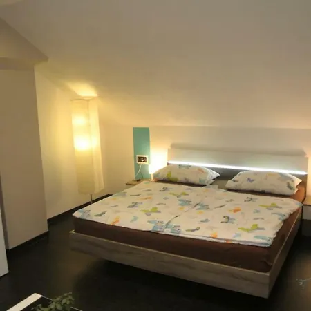 Haus Leonie Апартаменты Вертгейм